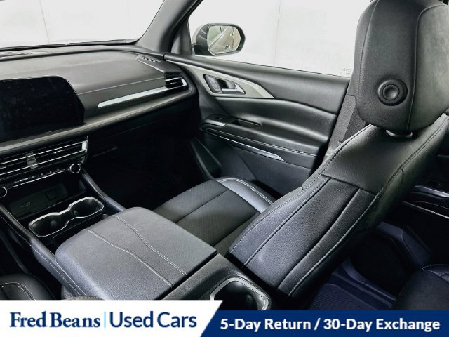 Used 2025 Chevrolet Traverse LT w/ Sun and Wheel Package AWD/4WD image 31