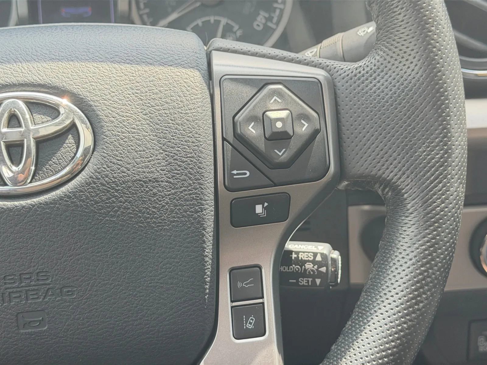 Used 2020 Toyota Tacoma Limited AWD/4WD image 23