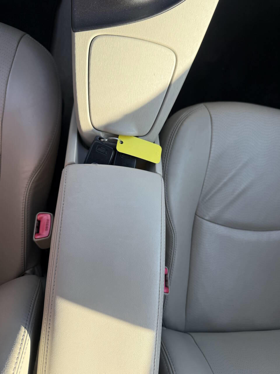 Used 2011 Toyota Prius Four w/ Navigation Pkg FWD image 17