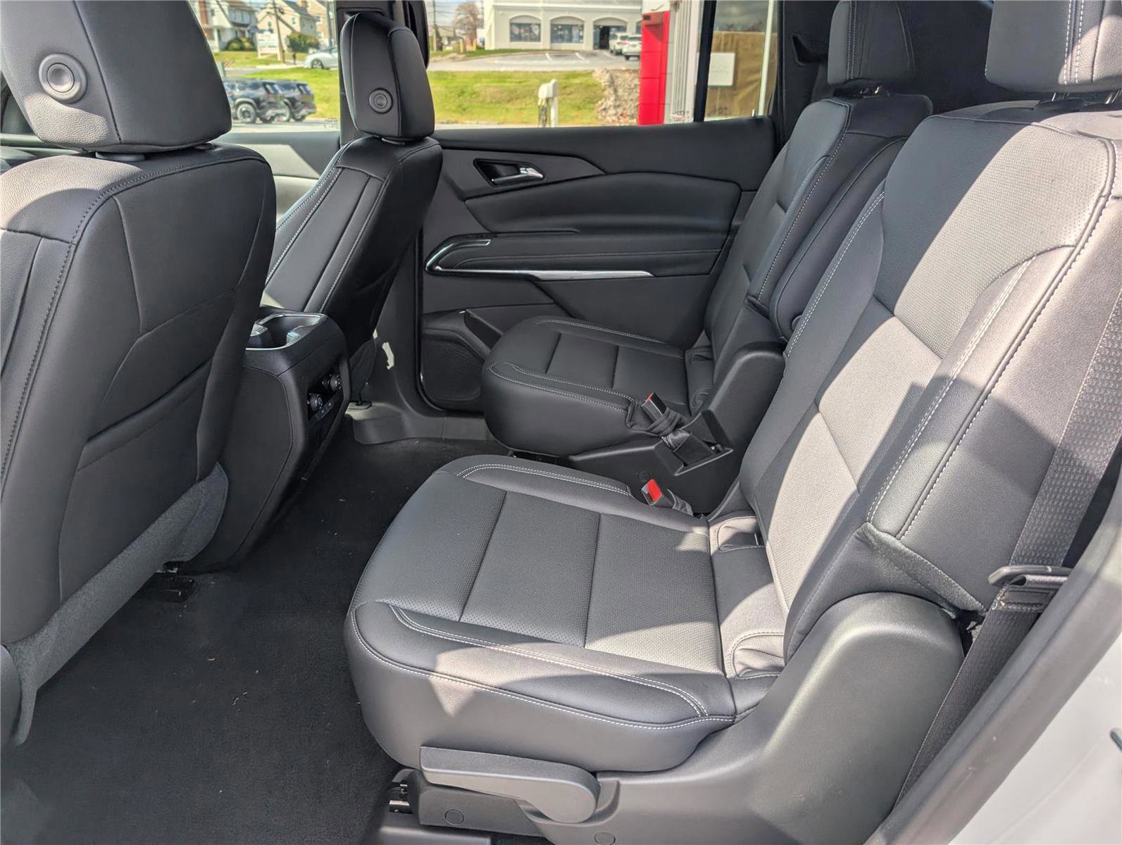 New 2026 Chevrolet Traverse LT w/ Midnight/Sport Edition image 12