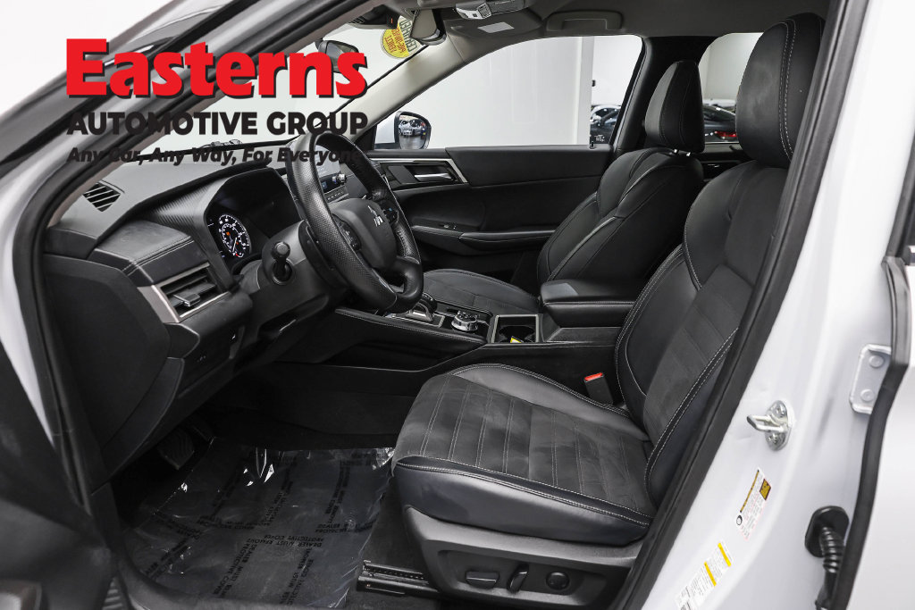 Used 2024 Mitsubishi Outlander SE FWD image 15