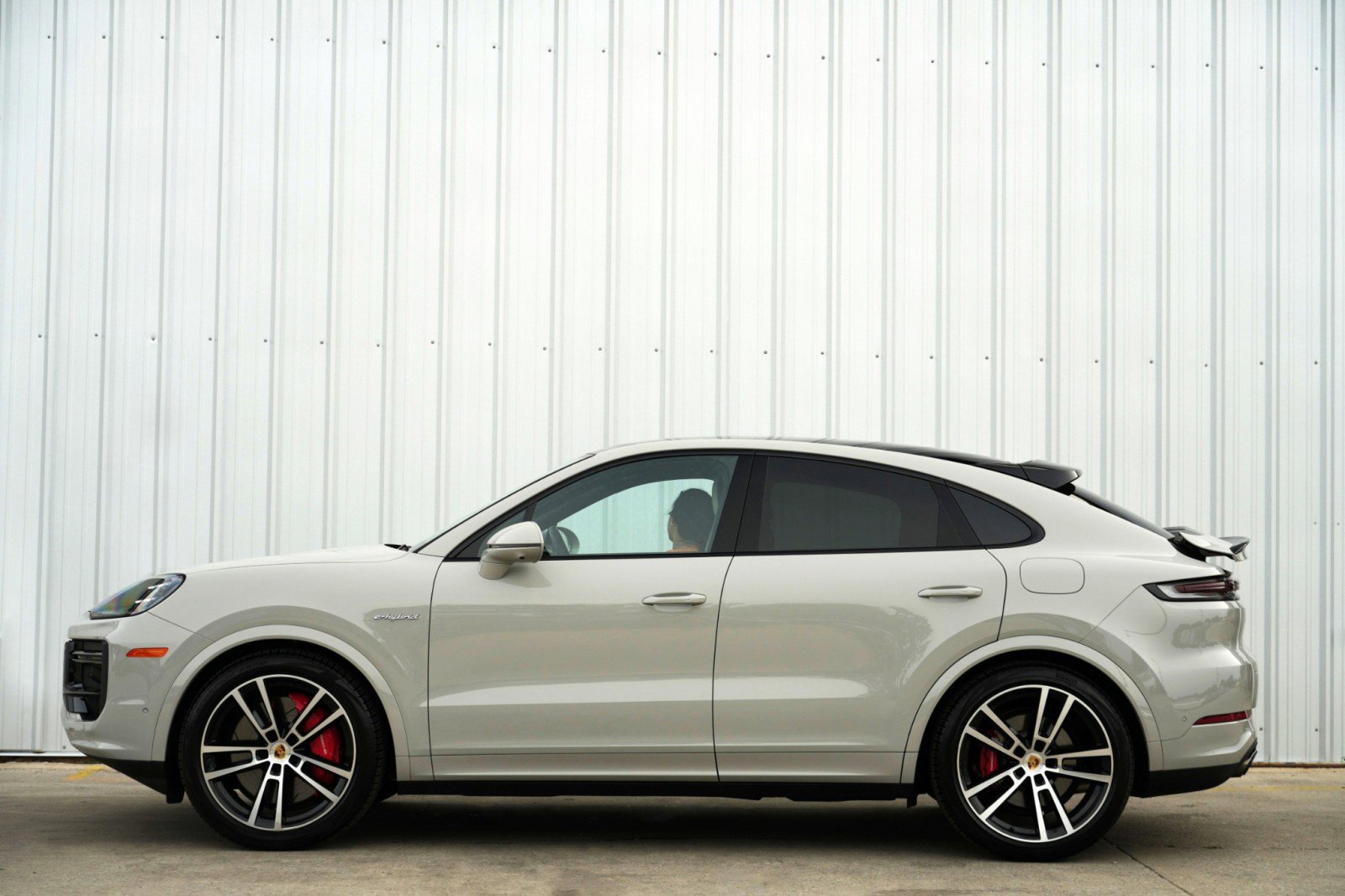 Used 2024 Porsche Cayenne Turbo AWD/4WD image 65