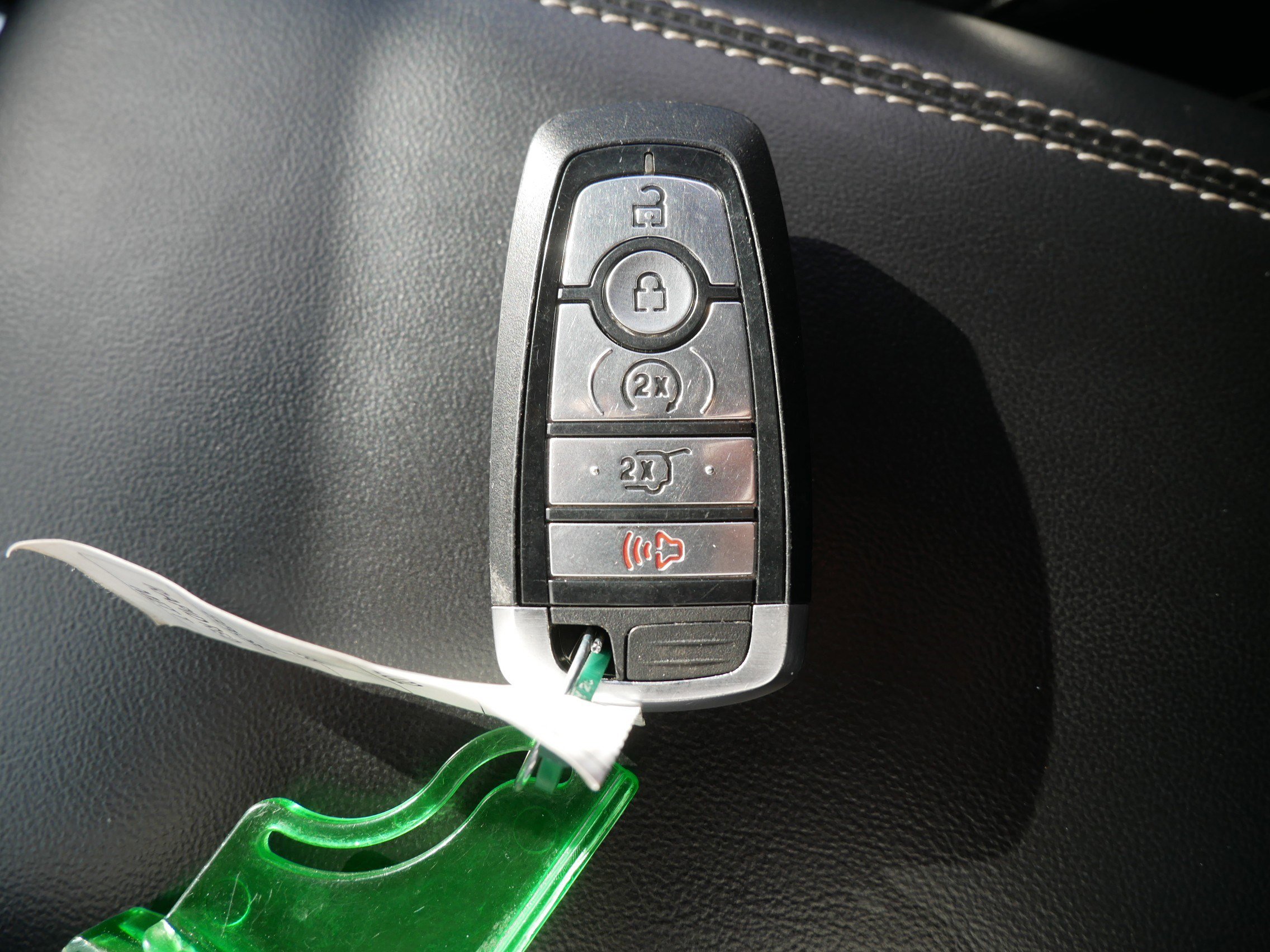 Certified 2022 Ford Explorer Limited w/ Equipment Group 301A image 32