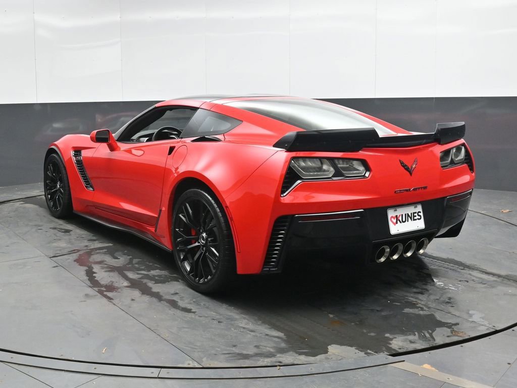 Used 2015 Chevrolet Corvette Z06 w/ 3LZ Preferred Equipment Group image 8