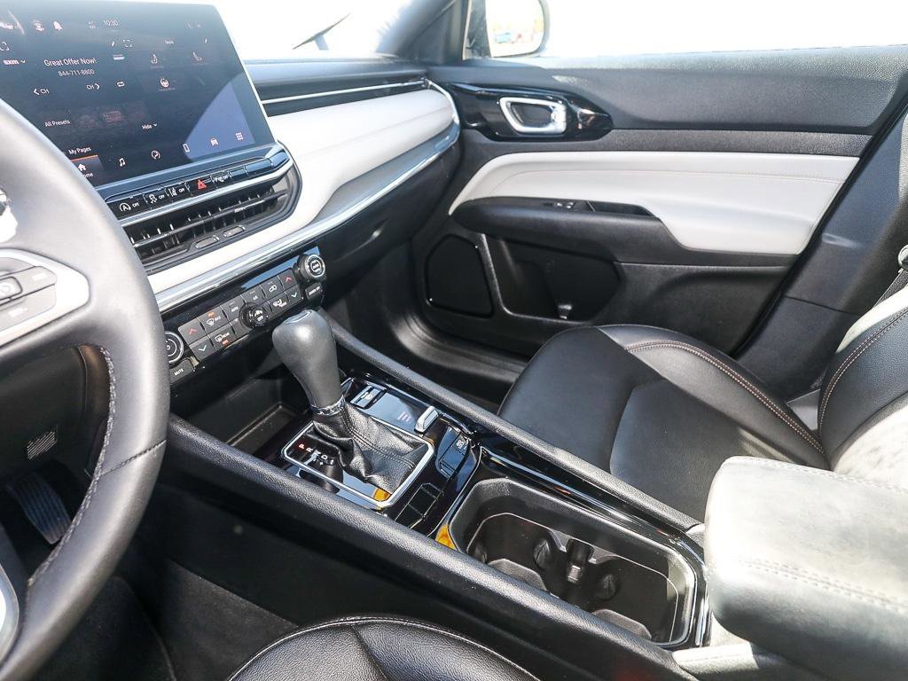 Used 2024 Jeep Compass Limited image 18
