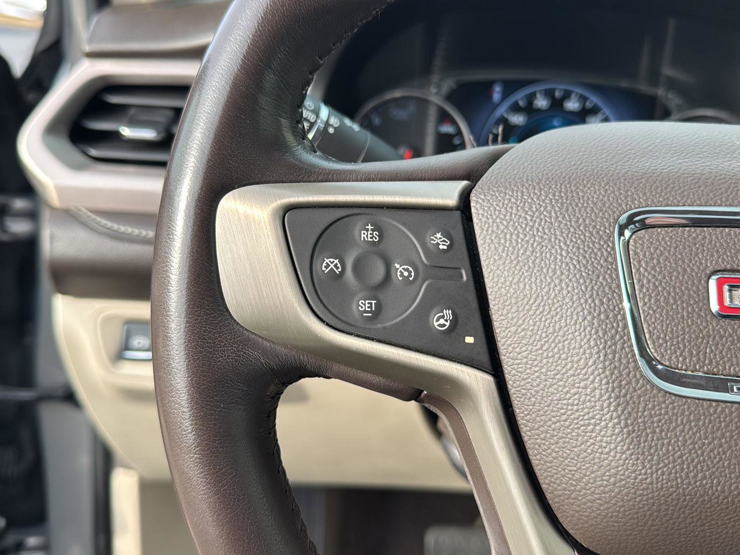 Used 2019 GMC Acadia Denali w/ Technology Package image 18
