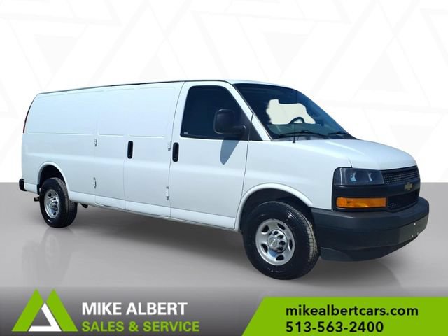 Used 2022 Chevrolet Express 3500 Extended w/ Driver Convenience Package RWD image 1
