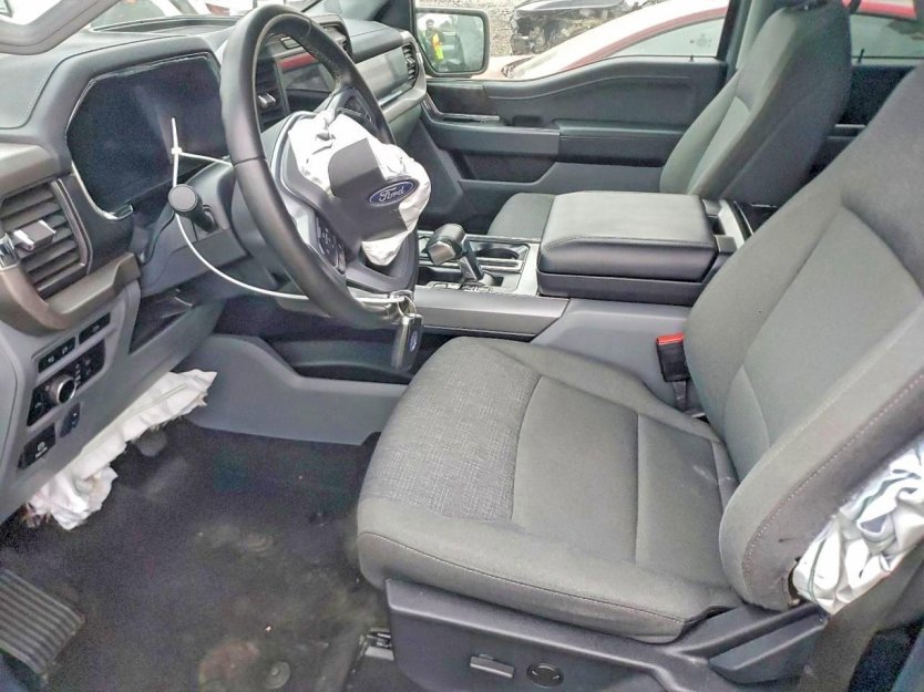 Used 2024 Ford F150 Lightning XLT w/ Max Trailer Tow Package image 6