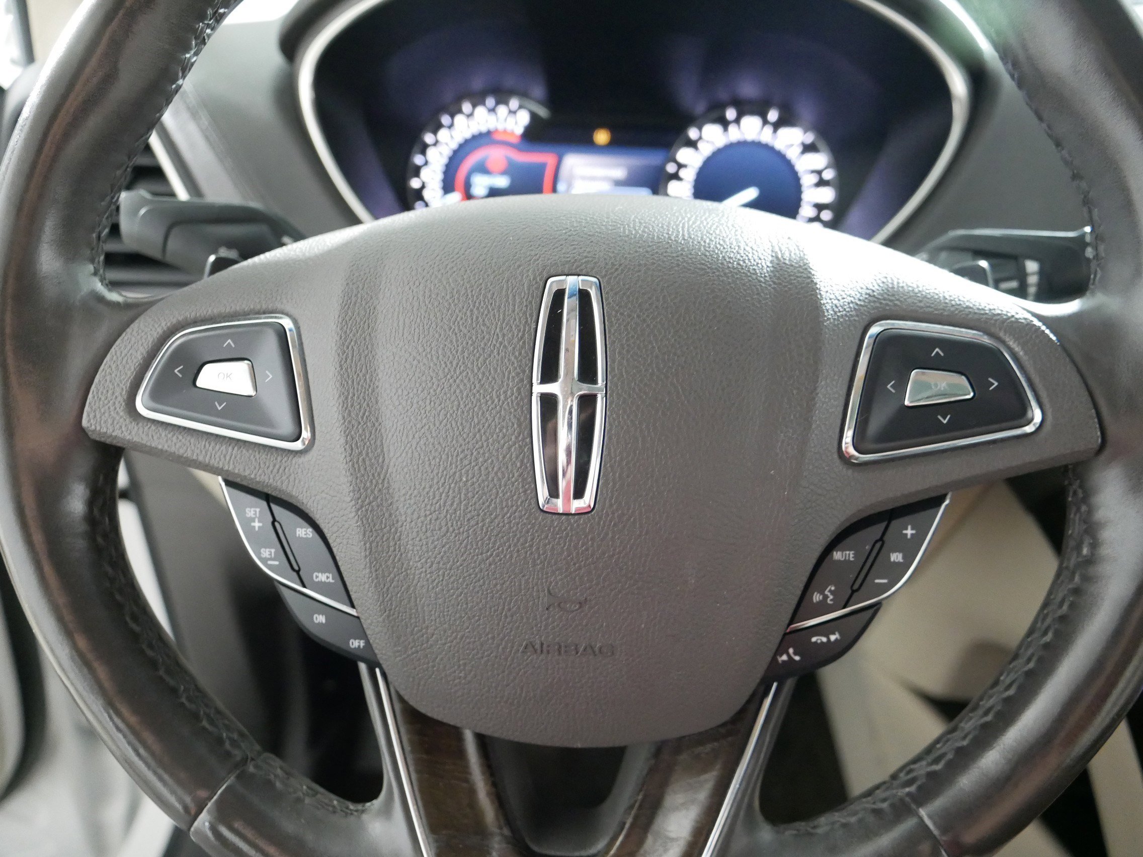 Used 2016 Lincoln MKX Reserve w/ Climate Package AWD/4WD image 25