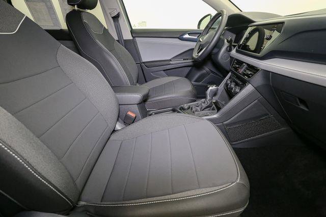 Certified 2024 Volkswagen Taos SE image 21