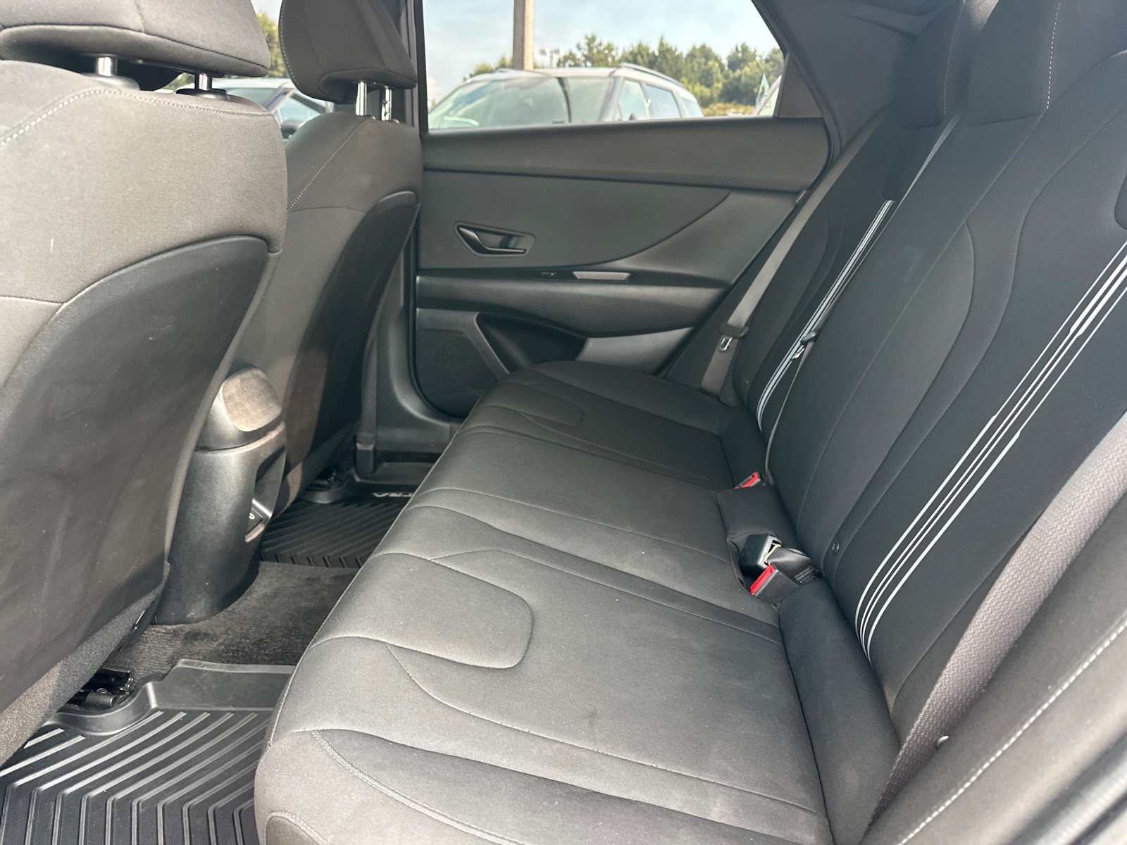 Used 2025 Hyundai Elantra SEL FWD image 8