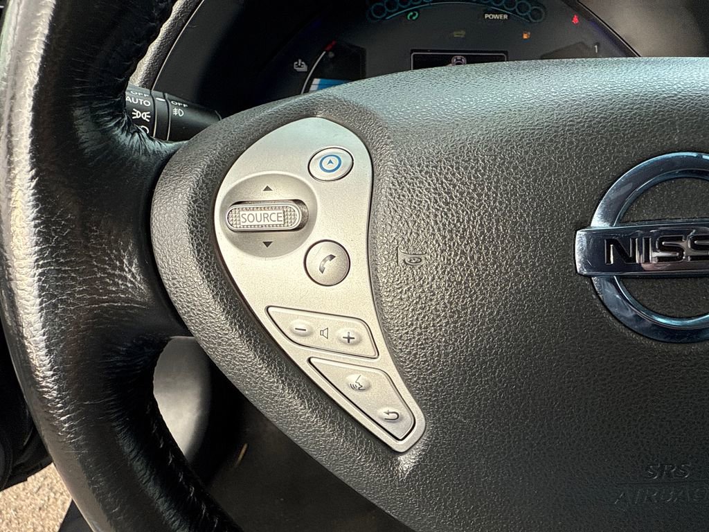 Used 2013 Nissan Leaf SL w/ Premium Pkg image 31