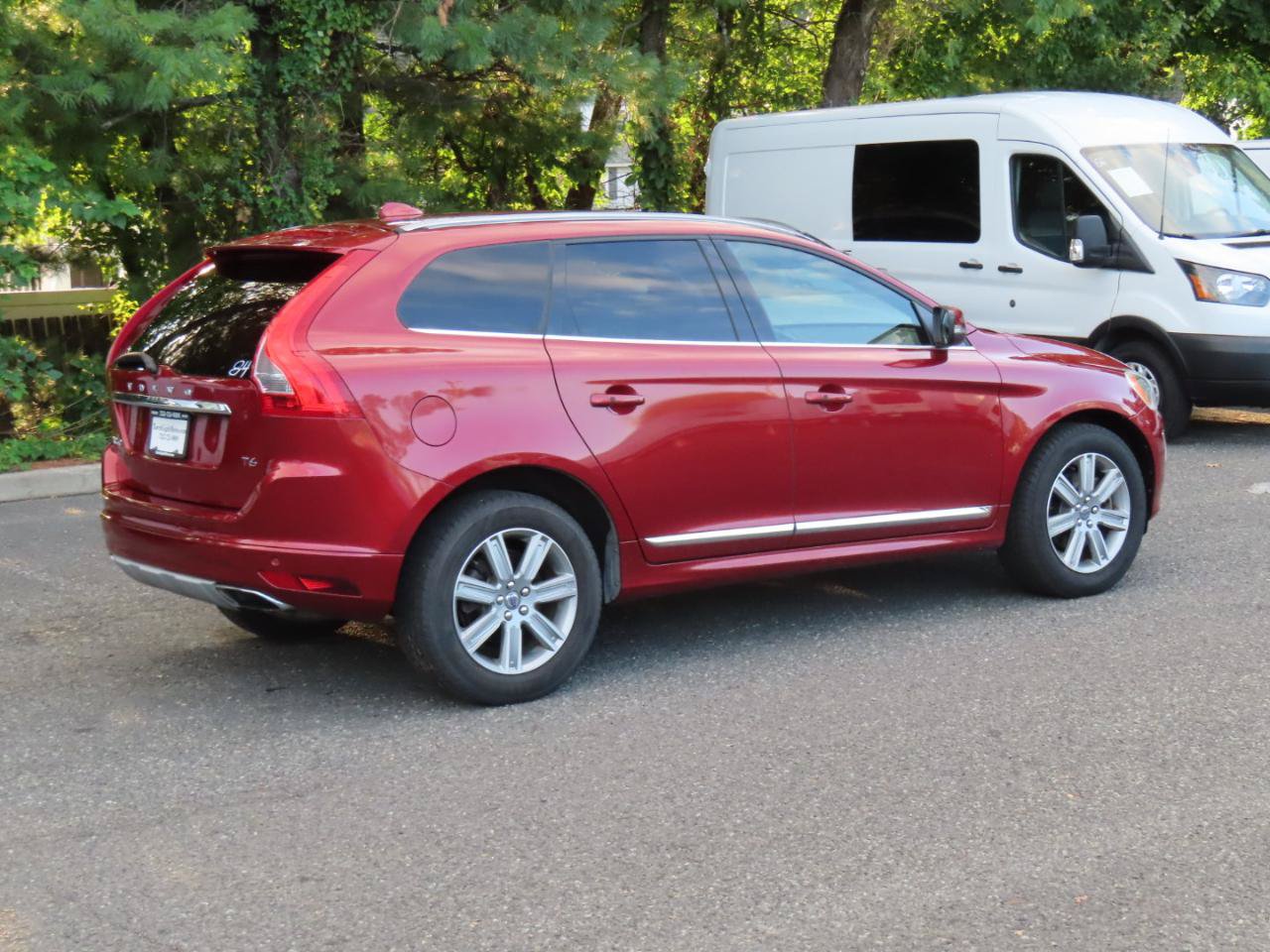 Used 2016 Volvo XC60 T6 w/ Proximity Package FWD image 6