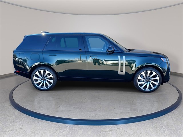 New 2026 Land Rover Range Rover Long Wheelbase SE image 4