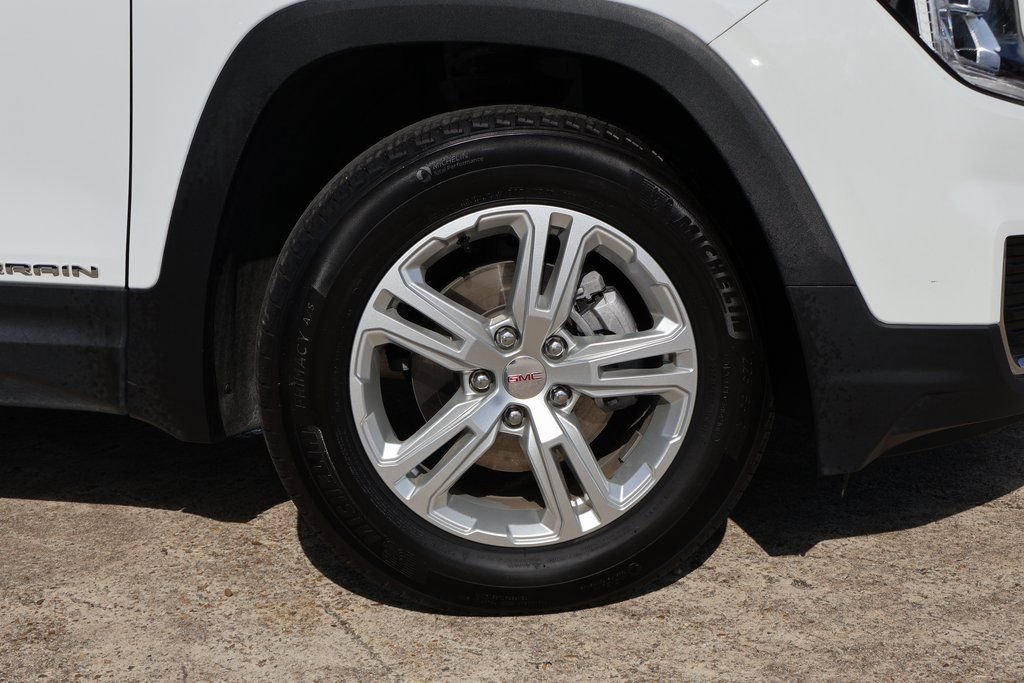 Used 2024 GMC Terrain SLE image 25