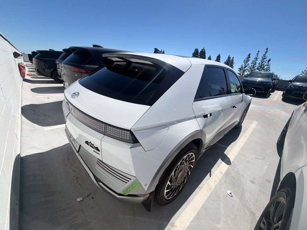 Used 2023 Hyundai Ioniq 5 Limited AWD/4WD image 3