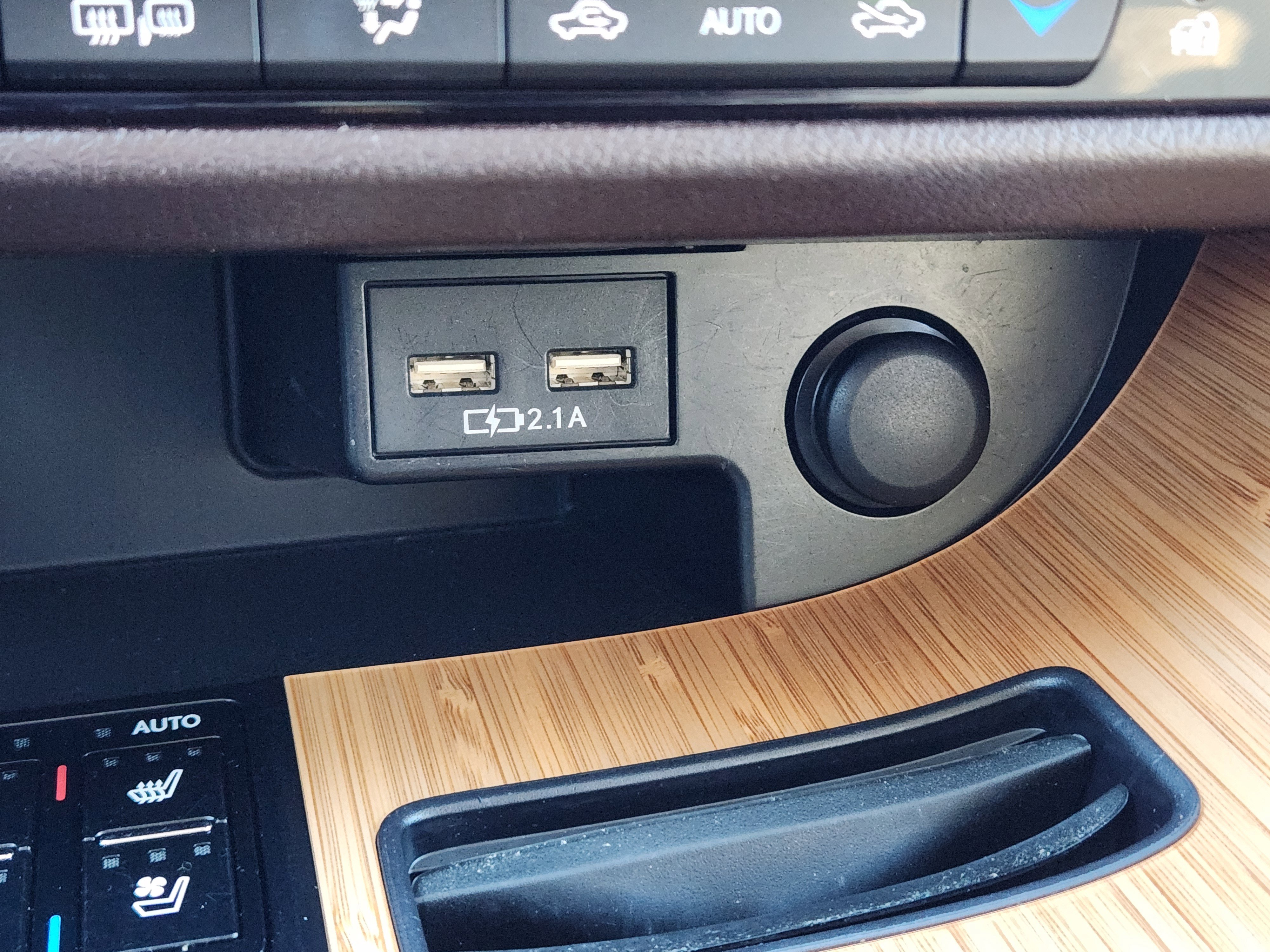 Used 2020 Lexus RX 350L FWD w/ Premium Package image 28