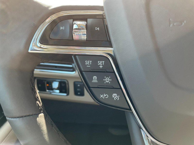 Certified 2023 Lincoln Navigator L Reserve image 22