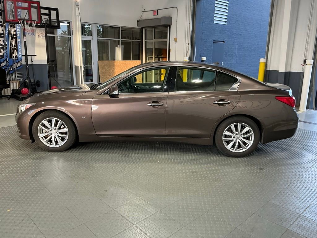 Used 2015 INFINITI Q50 Premium w/ All Weather Package RWD image 4
