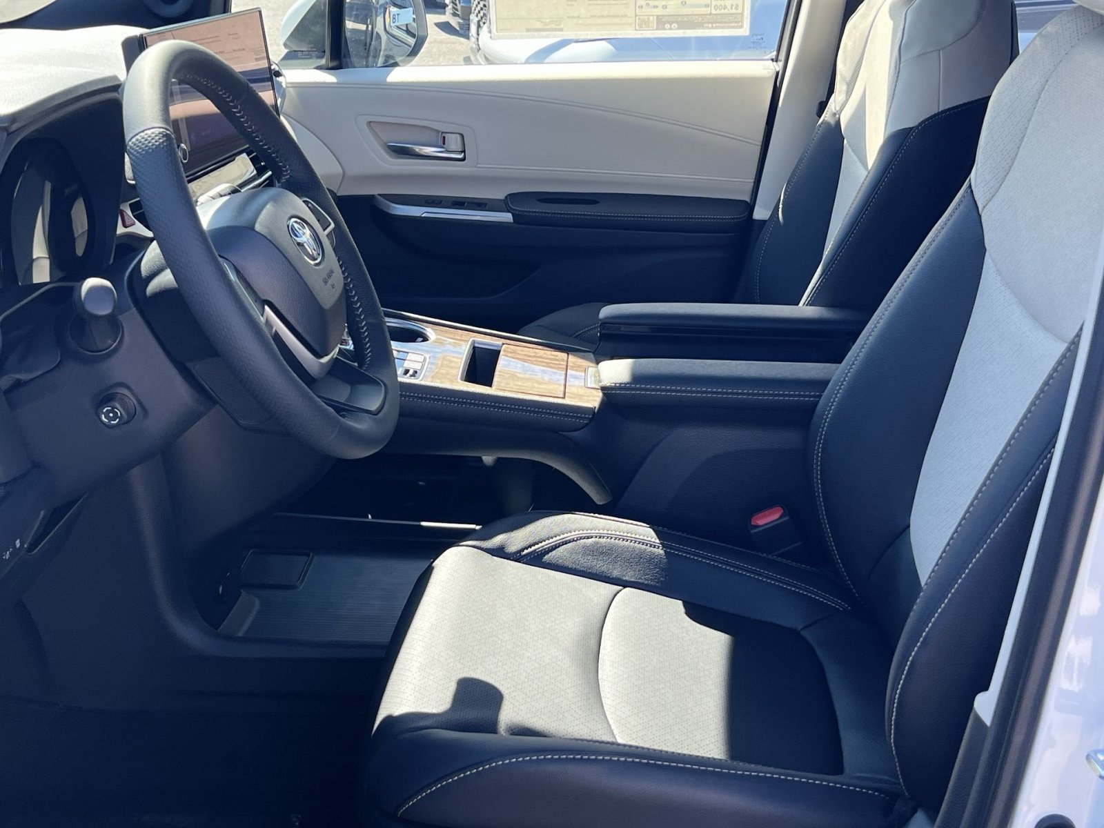 New 2026 Toyota Sienna Platinum AWD/4WD image 7