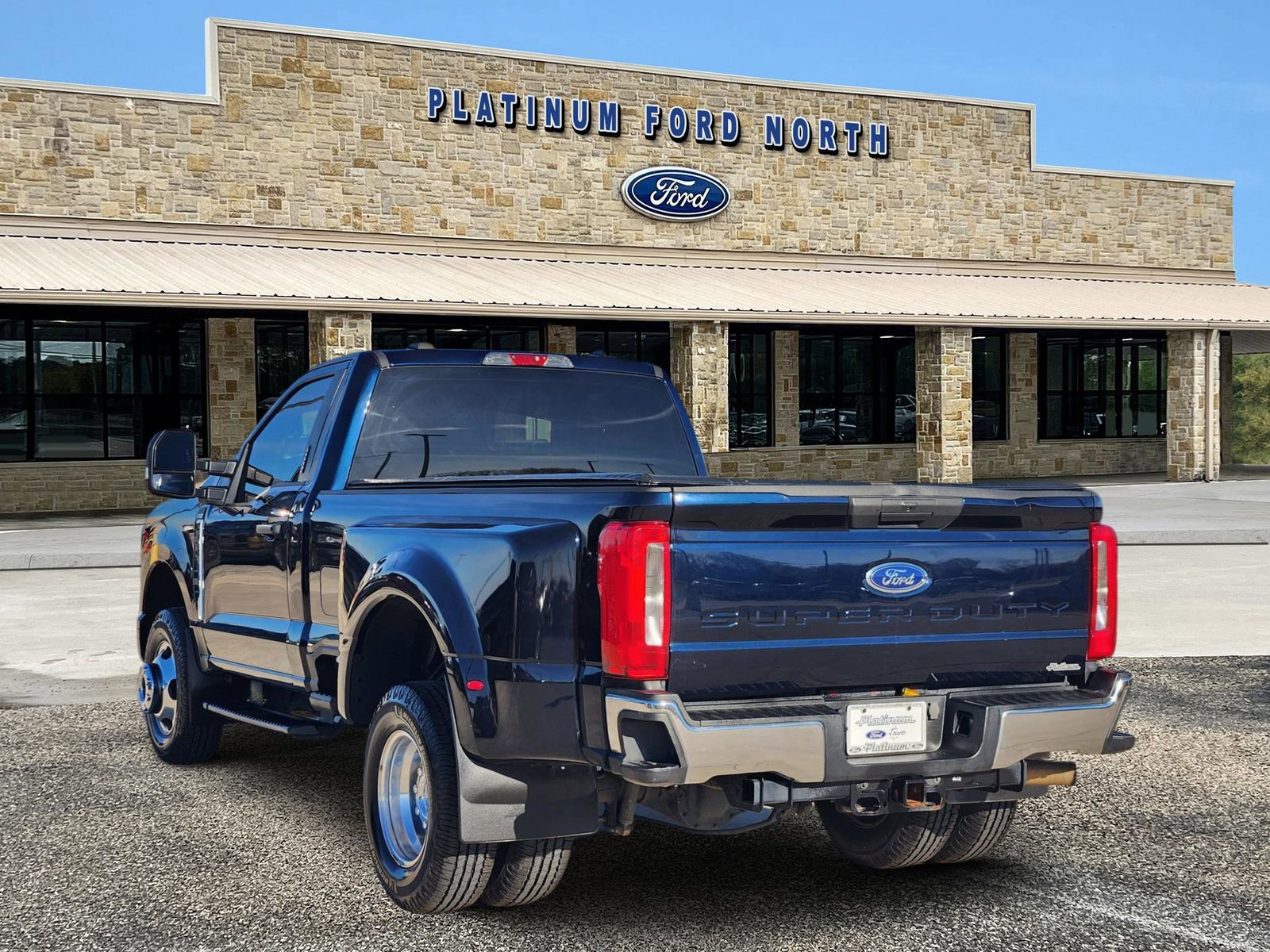 Used 2023 Ford F350 XLT image 4