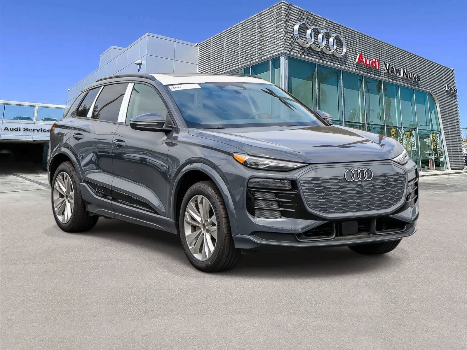 Used 2025 Audi Q6 e-tron Premium w/ Convenience Package RWD image 5
