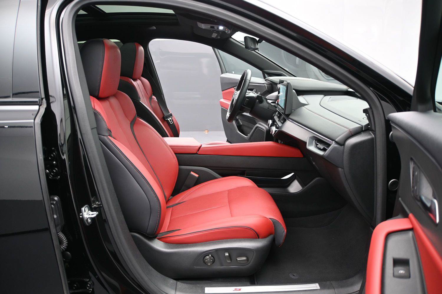 Certified 2024 Acura ZDX Type S AWD/4WD image 18