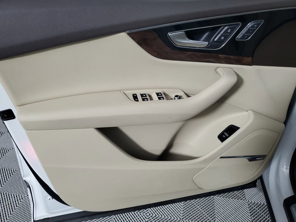 Used 2017 Audi Q7 3.0T Premium Plus image 19