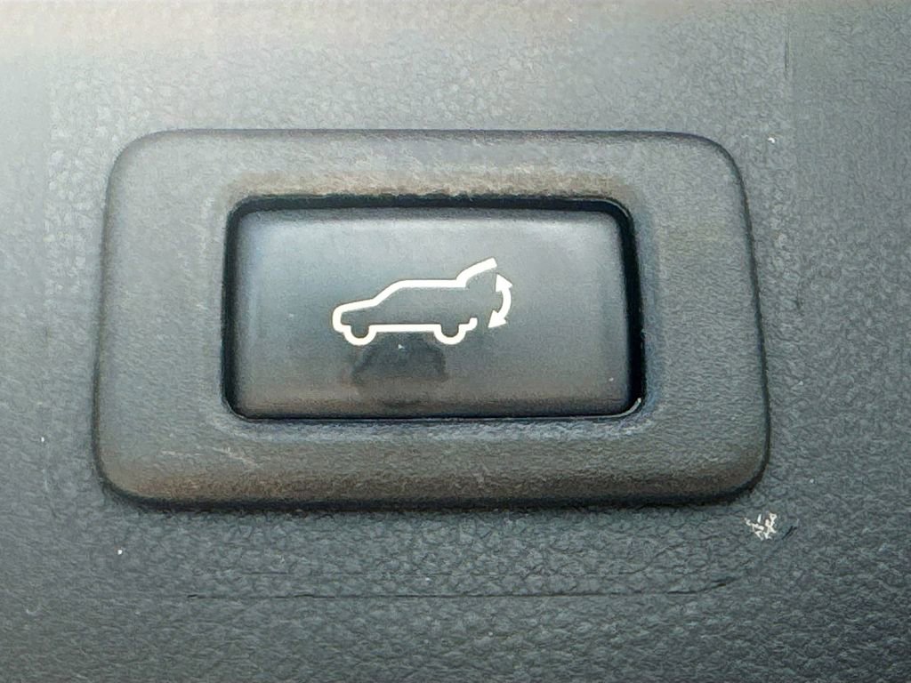 Used 2017 Subaru Outback 2.5i Limited AWD/4WD image 33