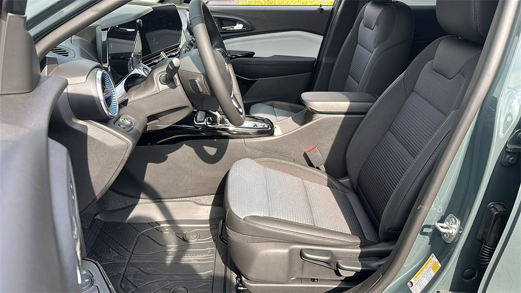 New 2025 Chevrolet Trax LT w/ LT Convenience Package image 13