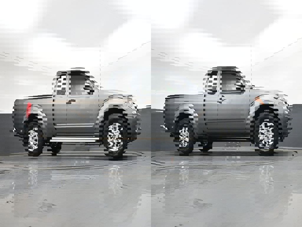 Used 2018 Nissan Frontier SV image 29