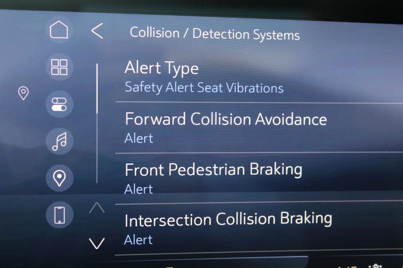 Used 2025 Buick Enclave Preferred image 31