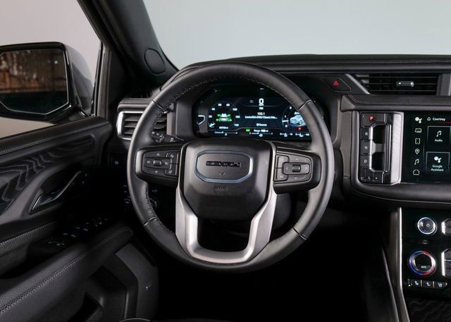 Used 2024 GMC Yukon Denali image 12