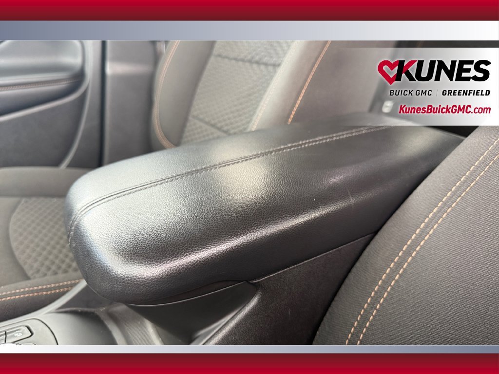Used 2018 GMC Terrain SLE w/ Driver Convenience Package AWD/4WD image 29