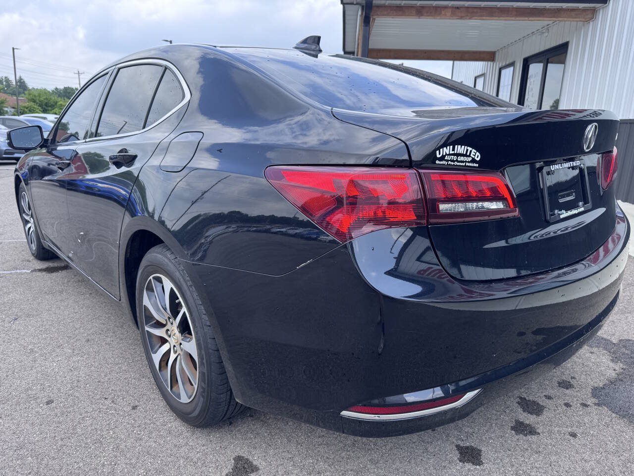 Used 2017 Acura TLX FWD image 7