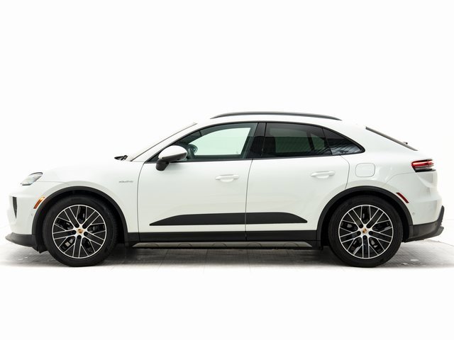Certified 2025 Porsche Macan Electric image 2