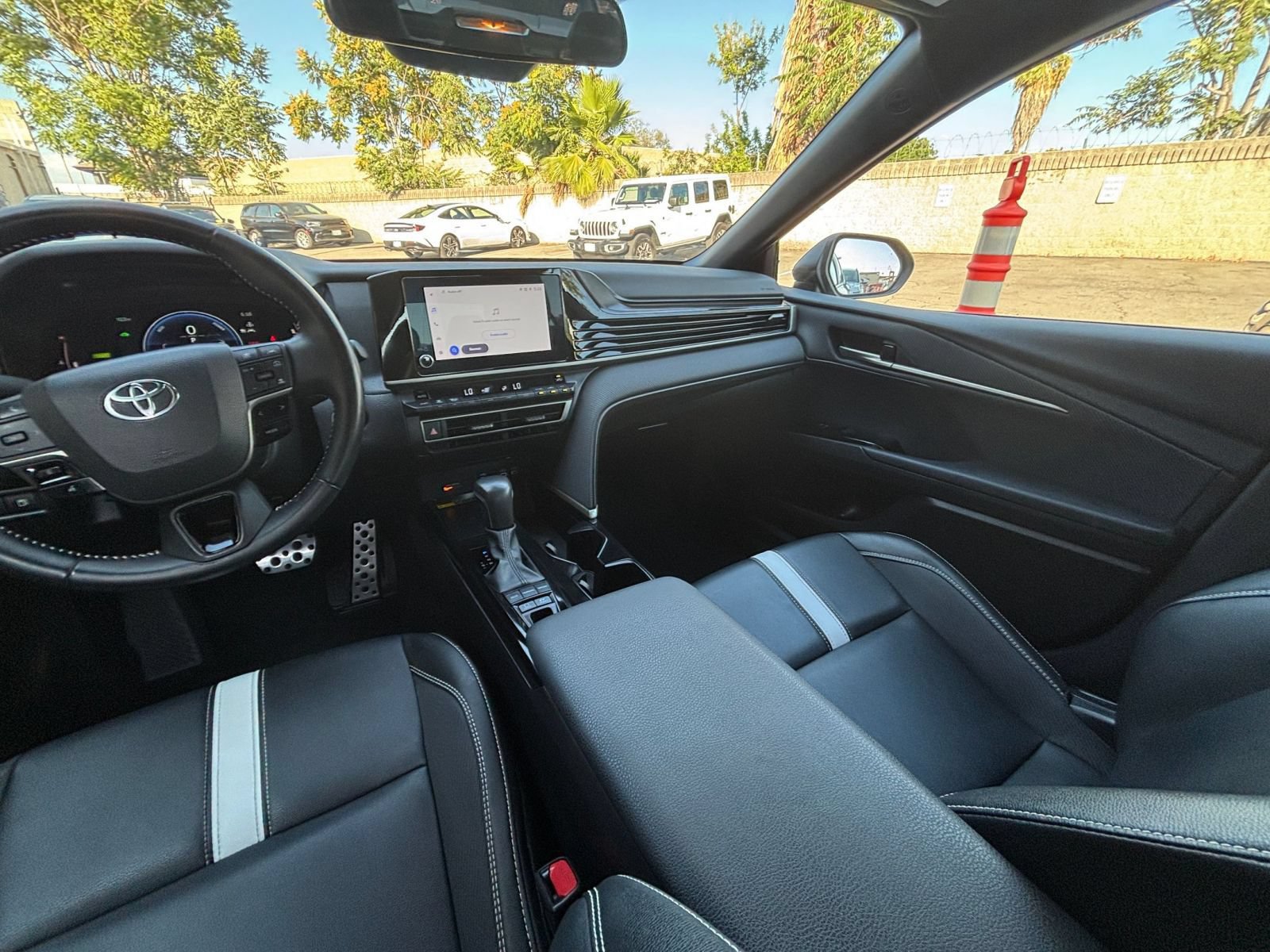 Used 2025 Toyota Camry SE FWD image 34
