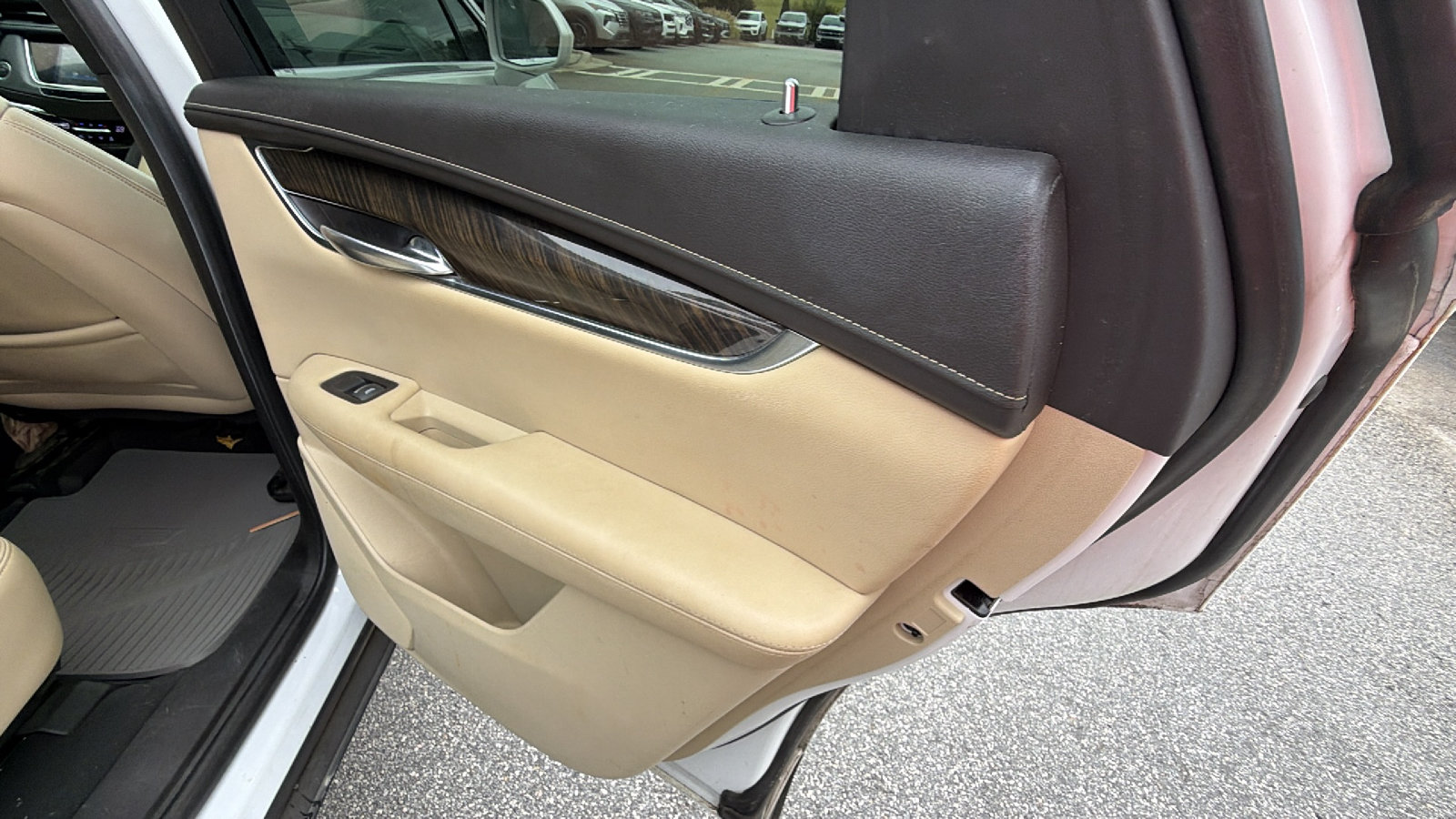 Used 2019 Cadillac XT5 FWD image 20