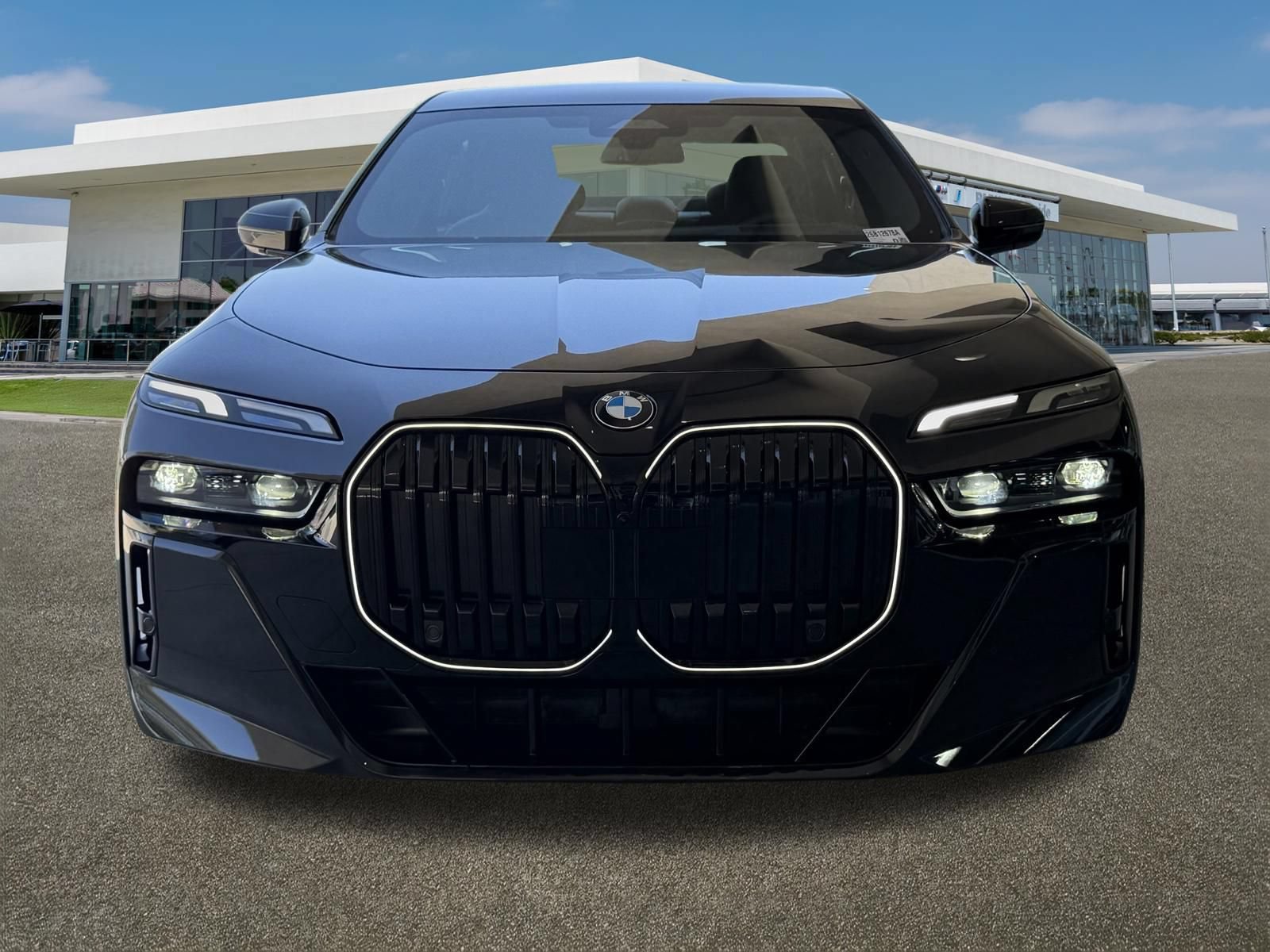 Used 2025 BMW 740i xDrive w/ Premium Package AWD/4WD image 3
