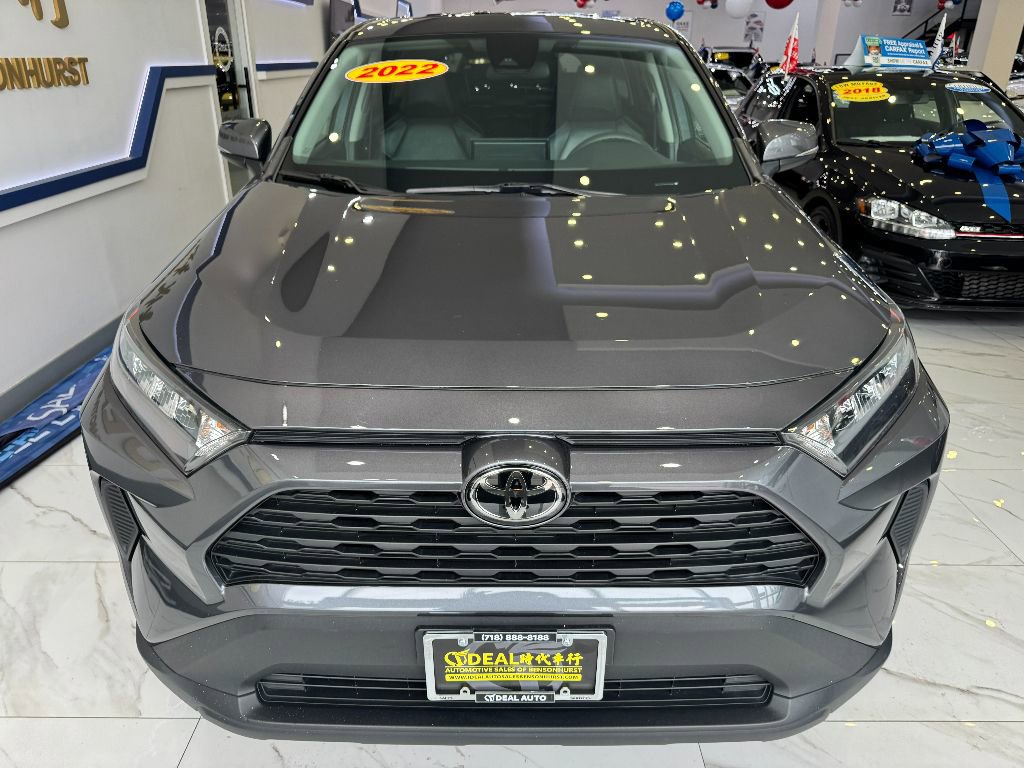 Used 2022 Toyota RAV4 LE image 2