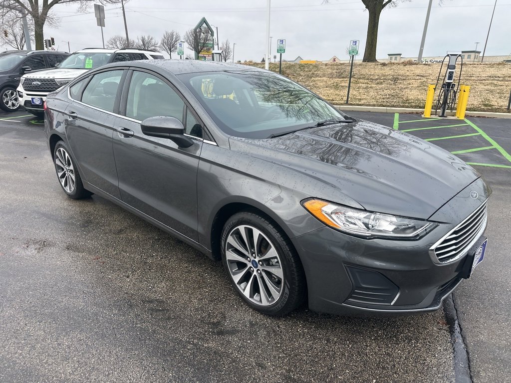 Used 2020 Ford Fusion SE image 3