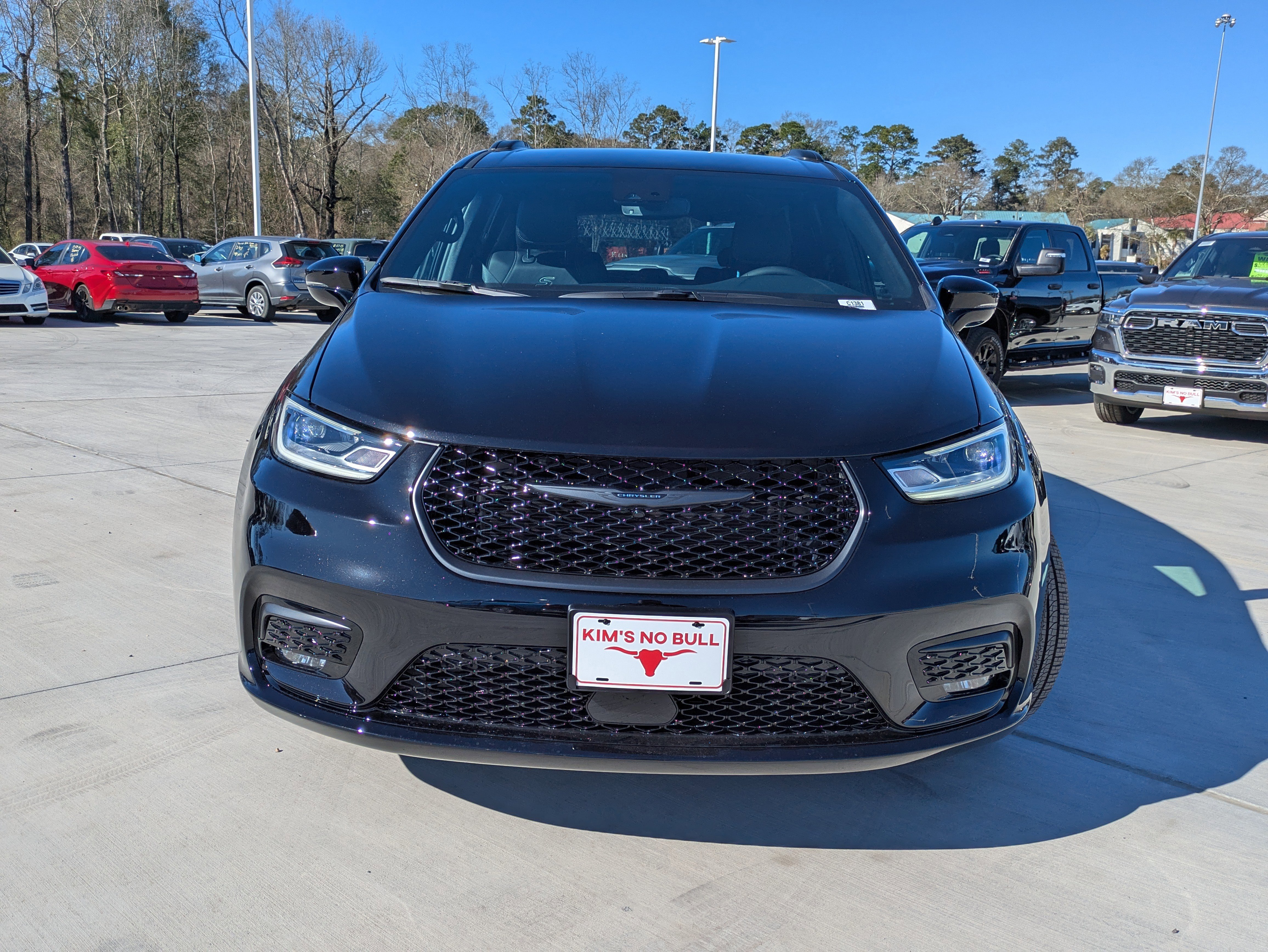 New 2026 Chrysler Pacifica Select image 2