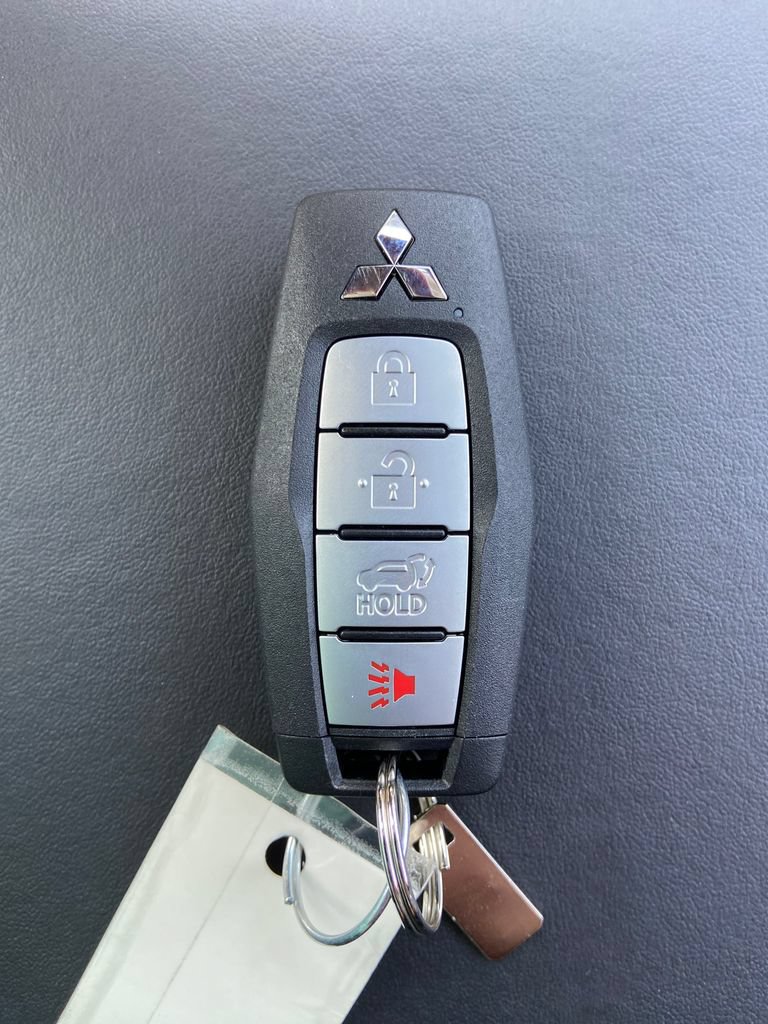 New 2025 Mitsubishi Outlander AWD image 69
