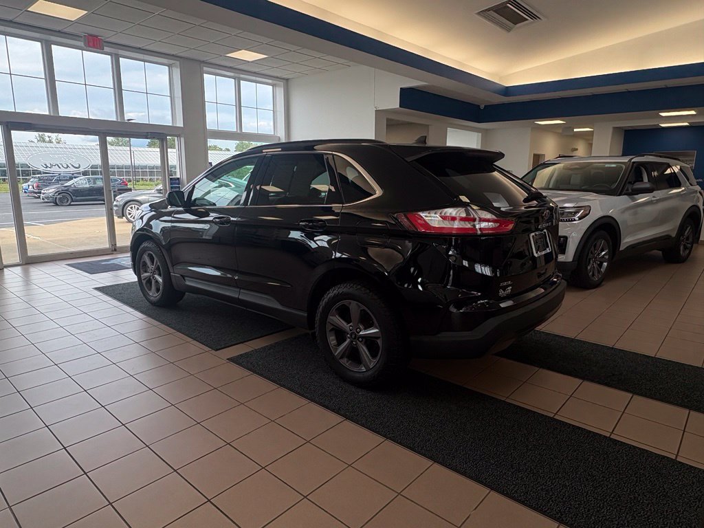 Used 2022 Ford Edge SEL w/ Sport Appearance Package AWD/4WD image 3