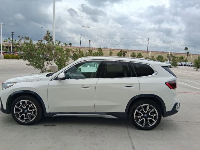 Used 2025 BMW X1 xDrive28i w/ Convenience Package AWD/4WD image 3