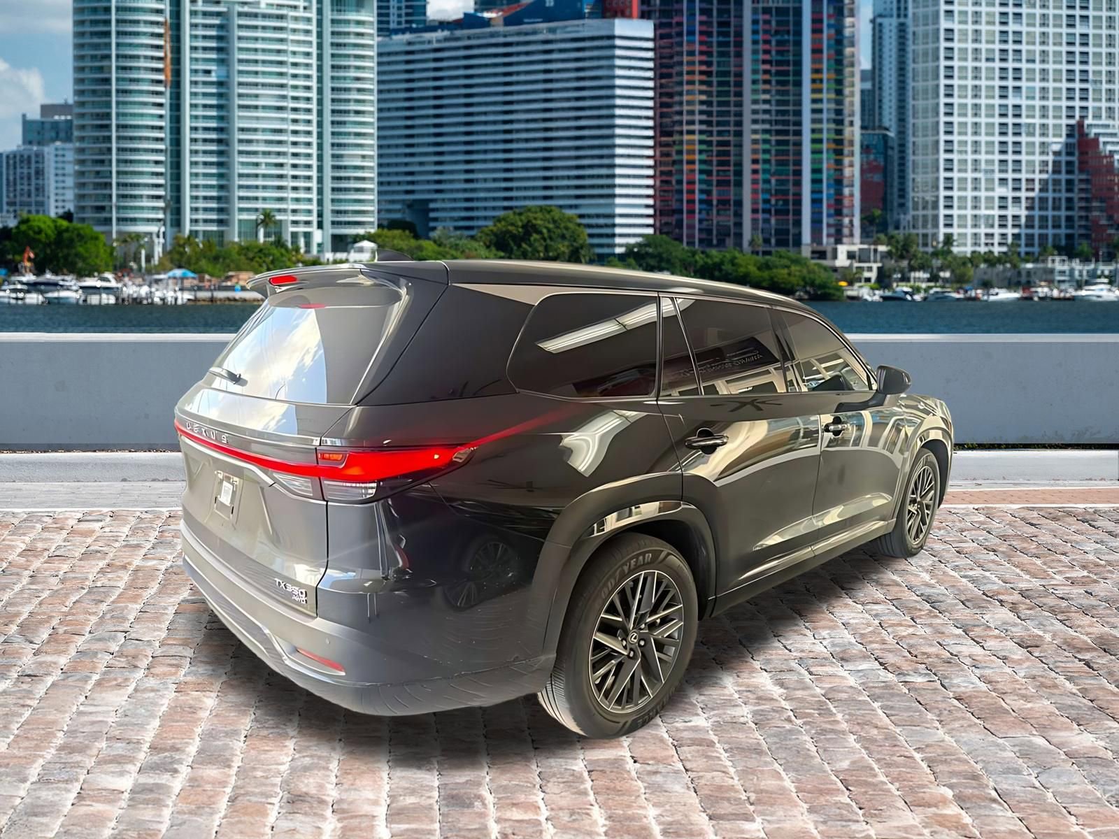Used 2025 Lexus TX 350 AWD w/ Technology Package image 4