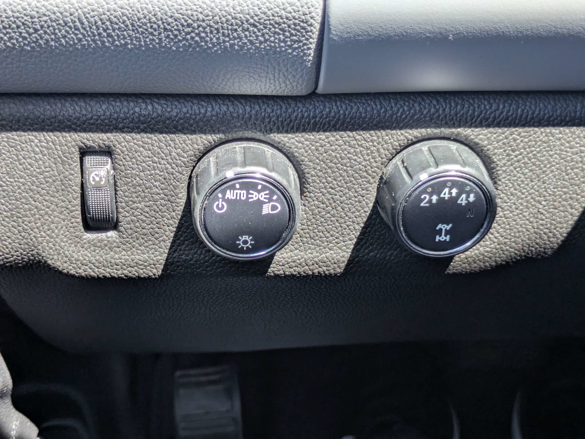Used 2021 Chevrolet Colorado W/T w/ Custom Special Edition AWD/4WD image 8