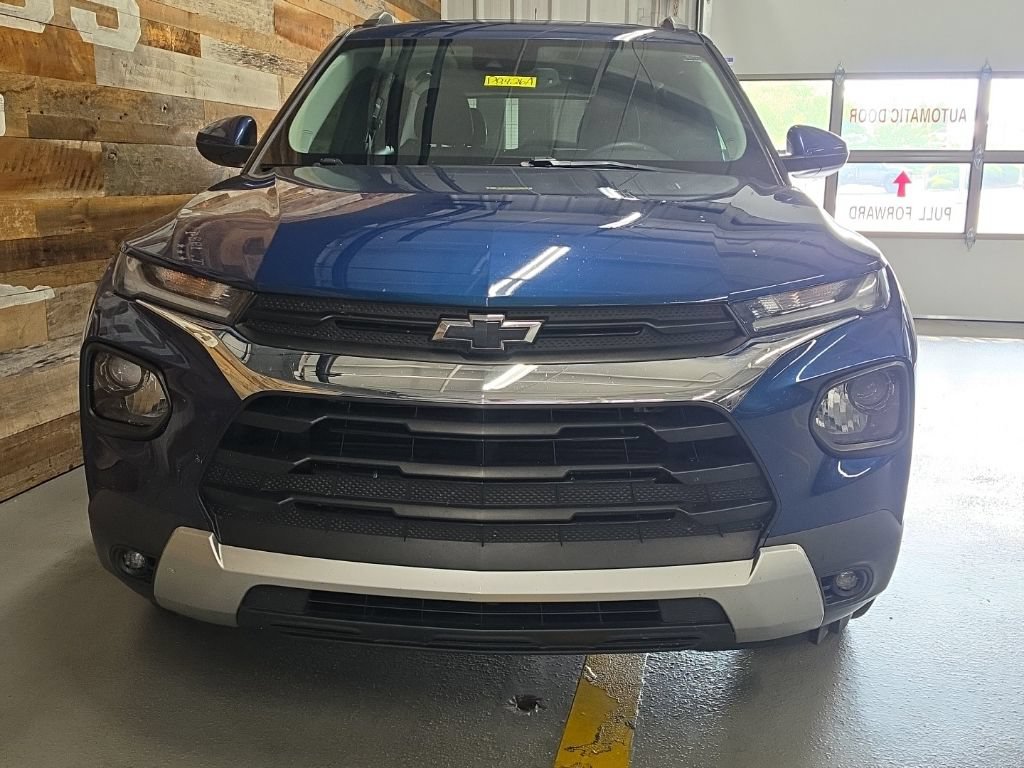 Used 2021 Chevrolet TrailBlazer LT w/ Sun and Liftgate Package FWD image 3