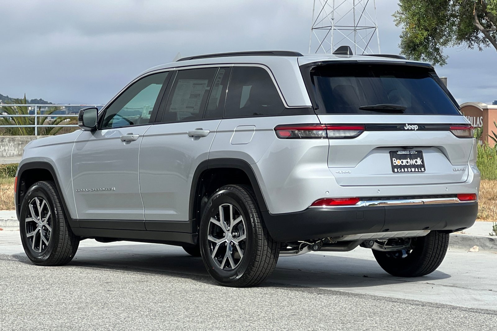 New 2025 Jeep Grand Cherokee Limited image 6