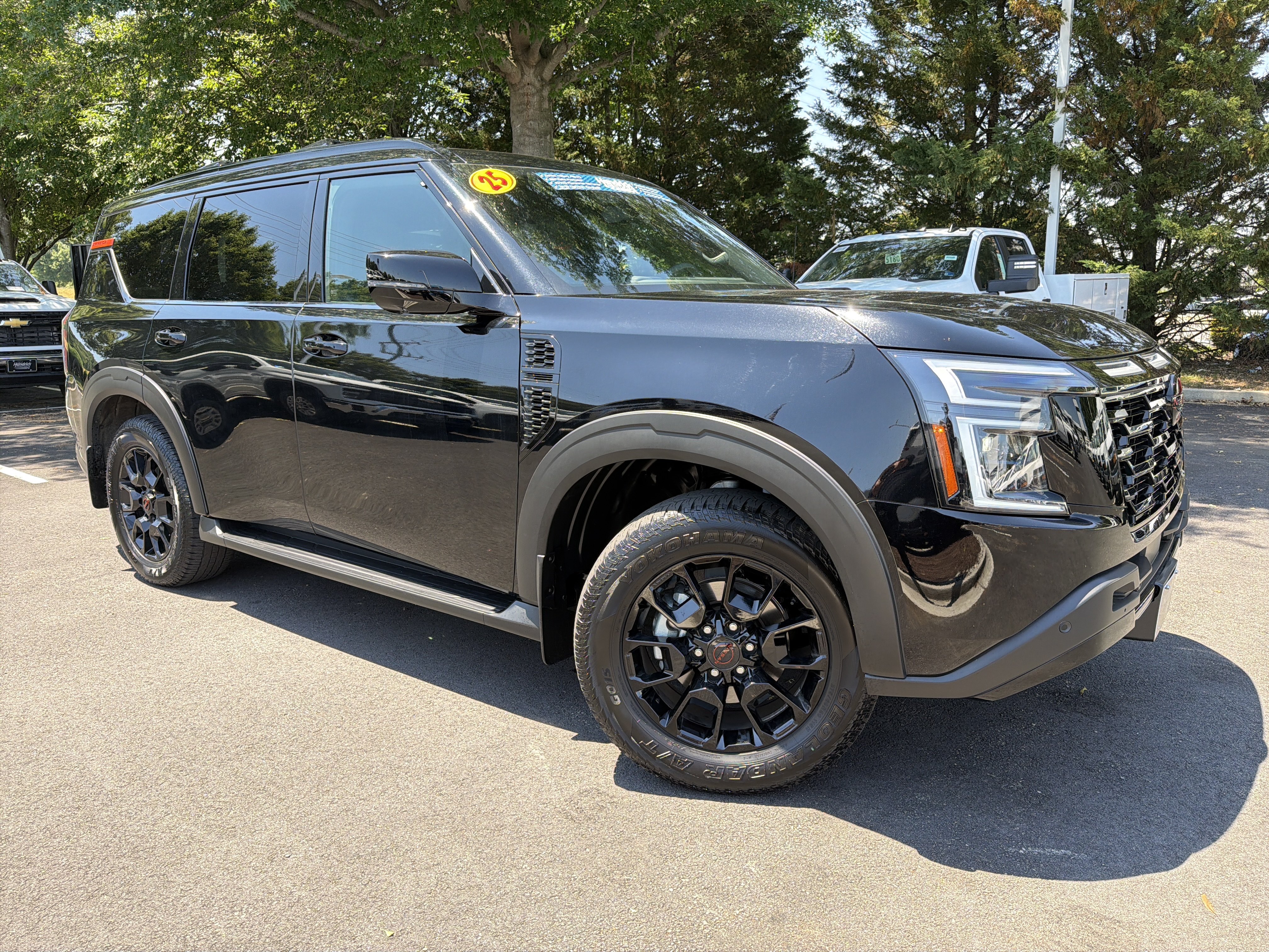 Used 2025 Nissan Armada PRO-4X w/ Pro-4X Premium Package AWD/4WD image 2